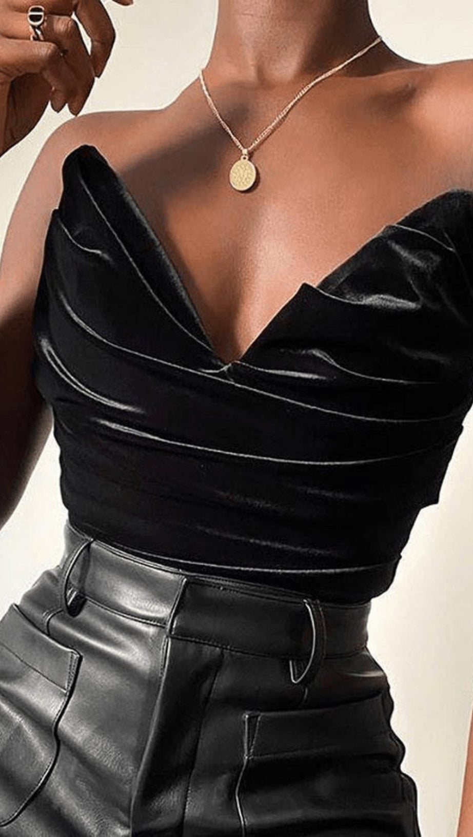 VELVET CORSET WITH STEEL FORKS.