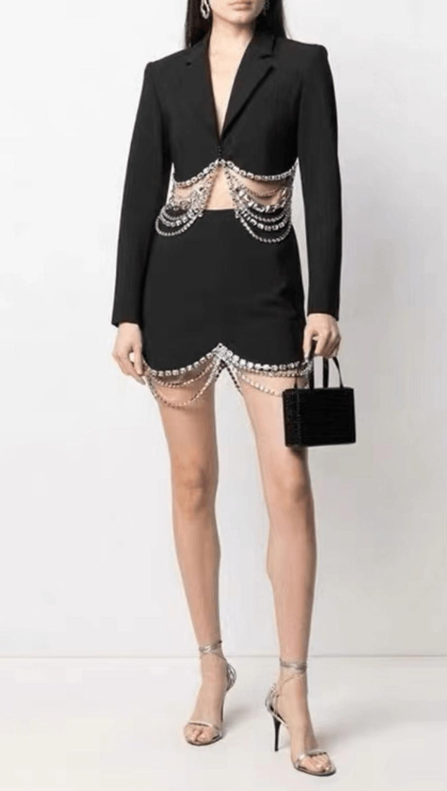 ABITO DUE PEZZI CON CATENA DI STRASS