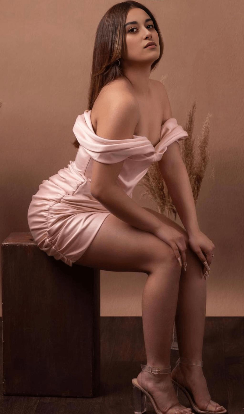 TUBE-TOP-FALTENROCK IN PINK