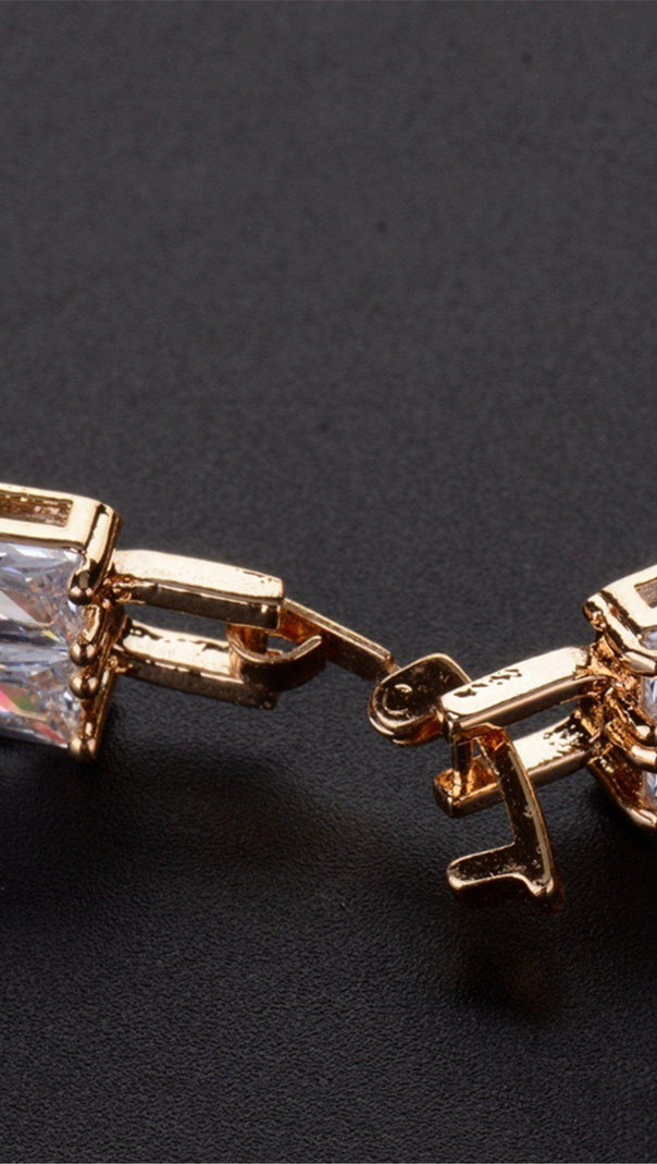 AIIZIE TEMPERAMENT SQUARE ZIRCON - product image