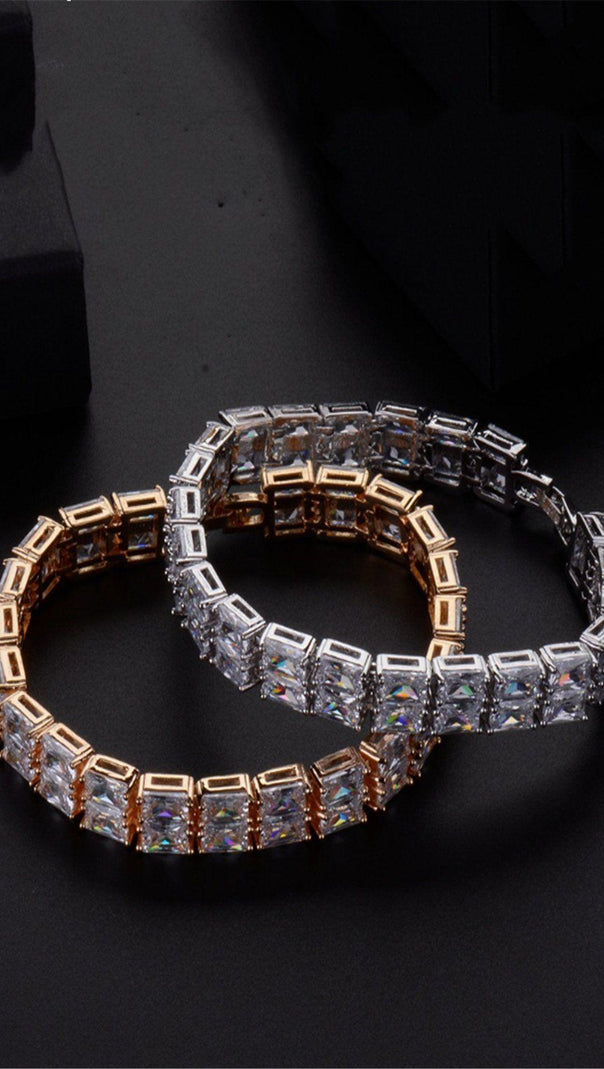 AIIZIE TEMPERAMENT SQUARE ZIRCON - product image