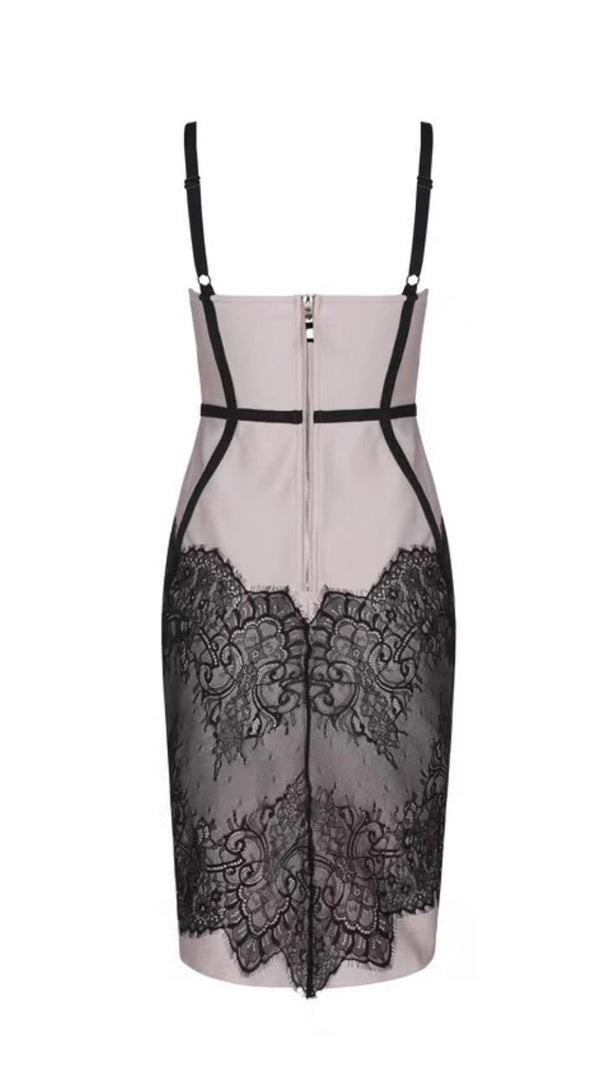 SCHLANKES KLEID AUS SPITZE MIT STRAPSEN