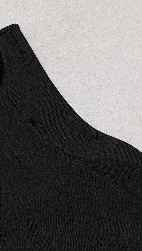 HALTER NECK BANDAGE MIDI DRESS IN BLACK