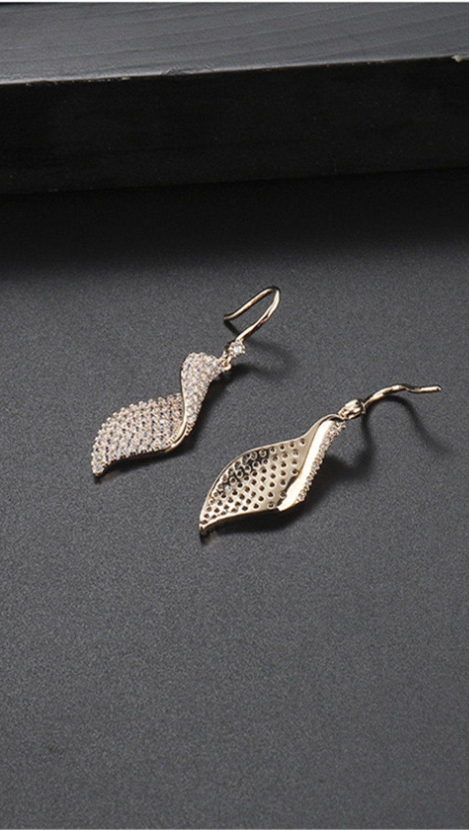 SPRIAL LONG ZIRCON EARRINGS