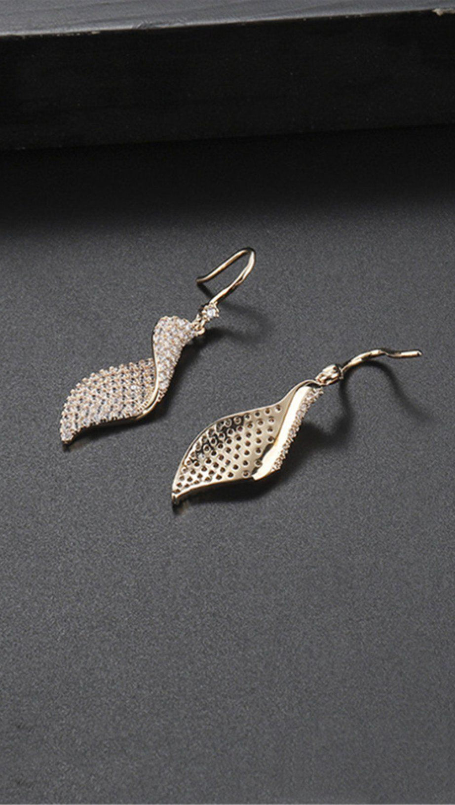 SPRIAL LONG ZIRCON EARRINGS