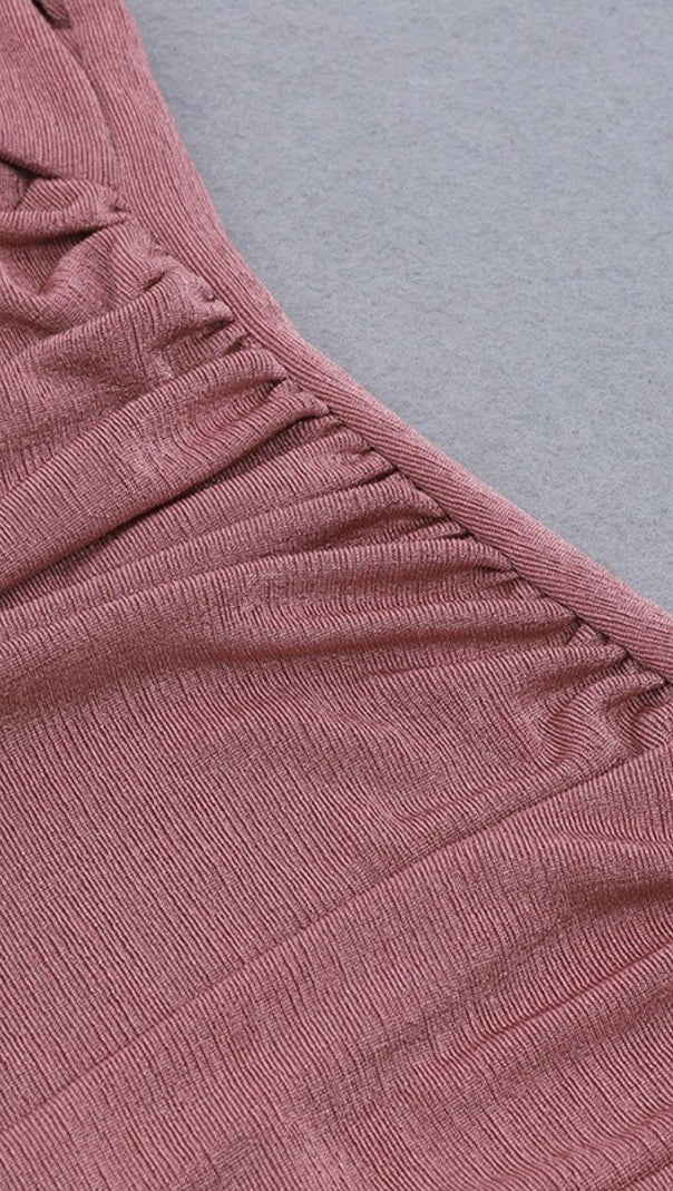 Kleid mit geteiltem Fischschwanz.