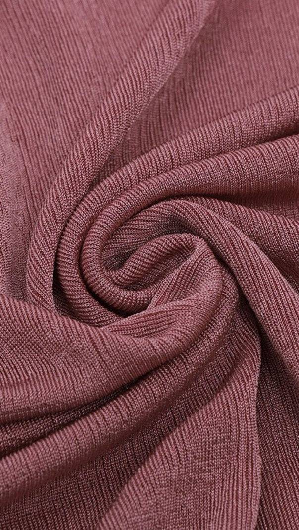 Kleid mit geteiltem Fischschwanz.
