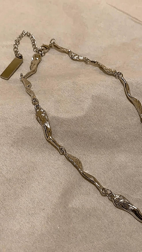 AIIZIE SHORT STYLE CLAVICLE CHAIN - product image