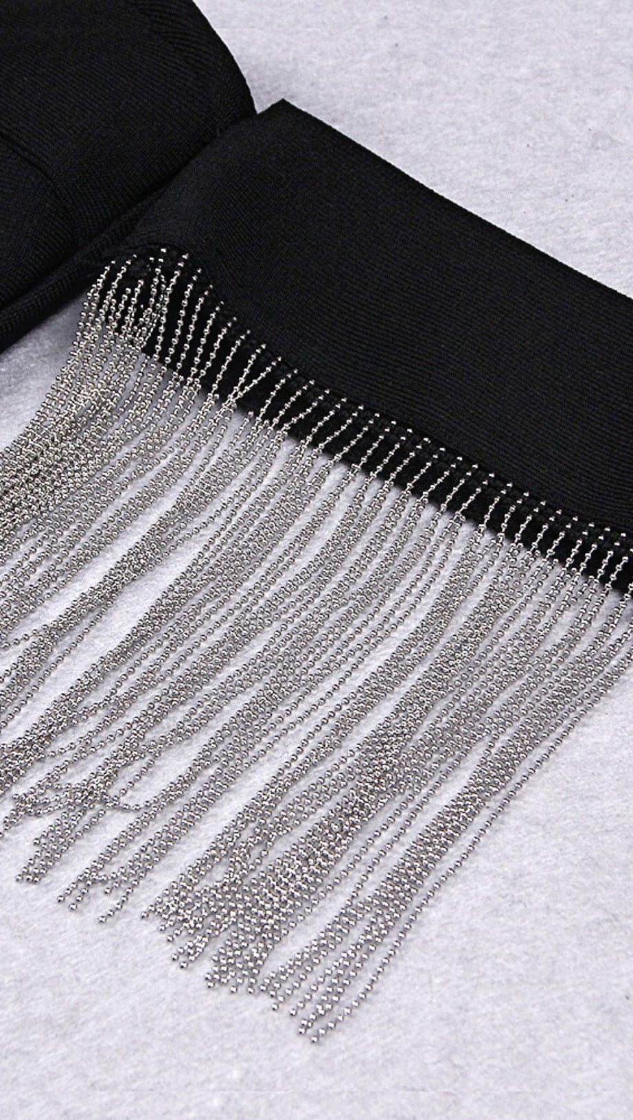 ABITO BENDAGGIO CON SPACCHI SENZA SPALLINE IN NERO