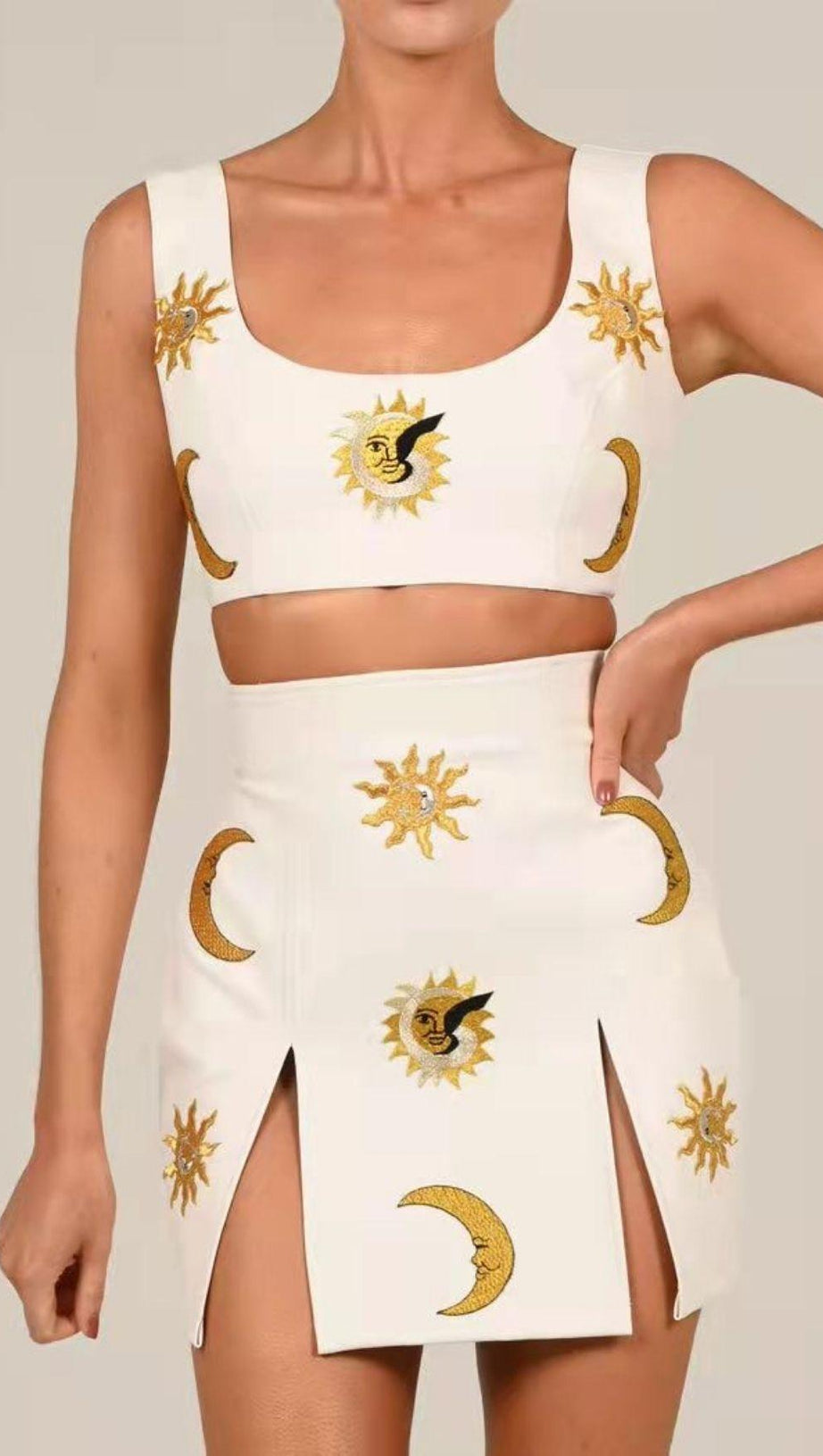 Zweiteiliges Set aus Kristallleder in Weiß