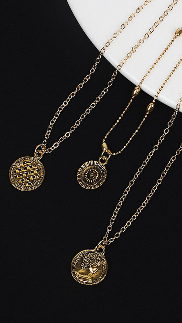 AIIZIE PORTRAIT MEDAL MULTI-LEVEL NECKLECE - product image