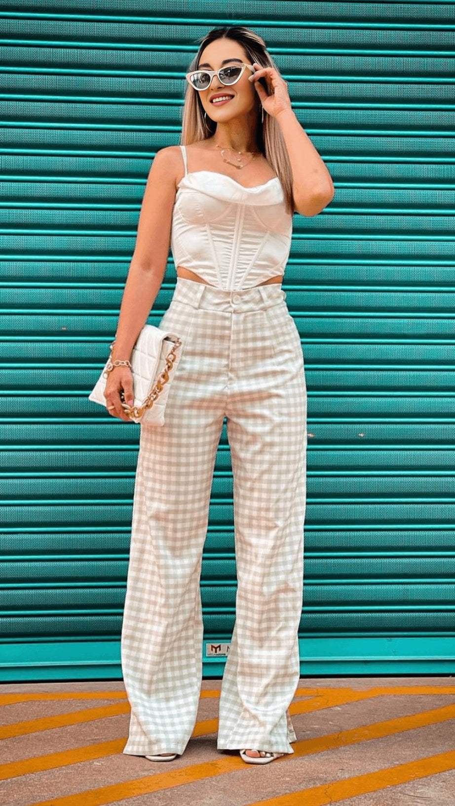 MUCCHIO DI TOP A CANOTTIERA CON COLLO A SPINA DI PESCE