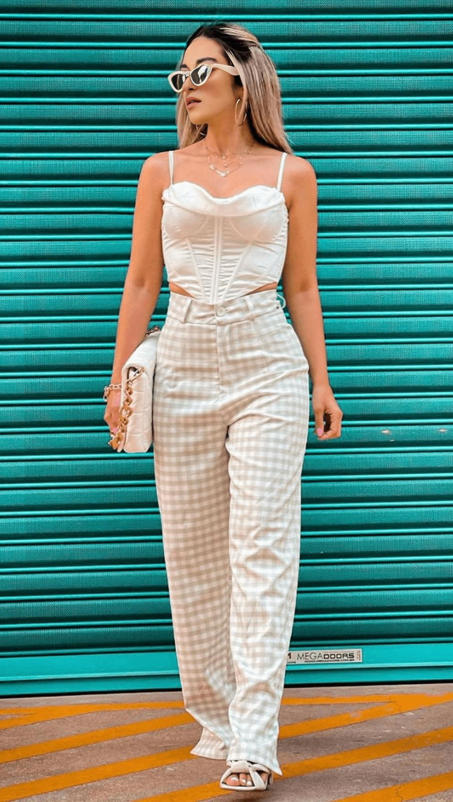 MUCCHIO DI TOP A CANOTTIERA CON COLLO A SPINA DI PESCE