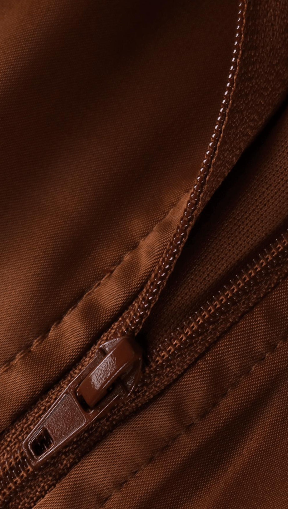 MUCCHIO DI TOP A CANOTTIERA CON COLLO A SPINA DI PESCE