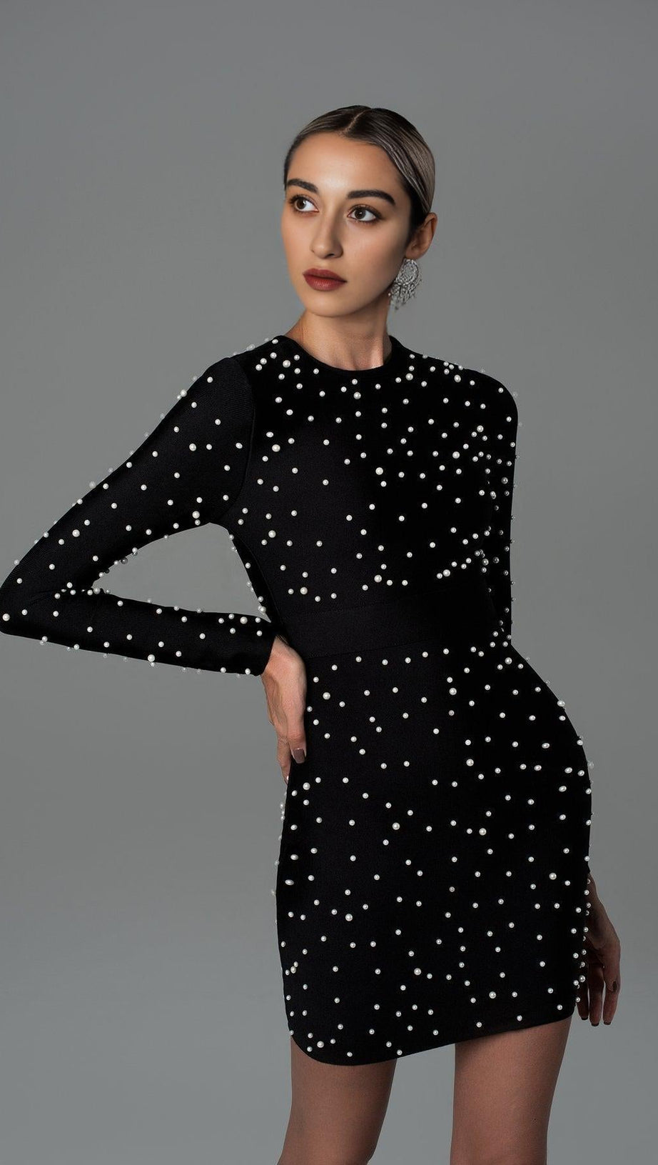 MINI ABITO BENDAGGIO A MANICHE LUNGHE CON PERLE
