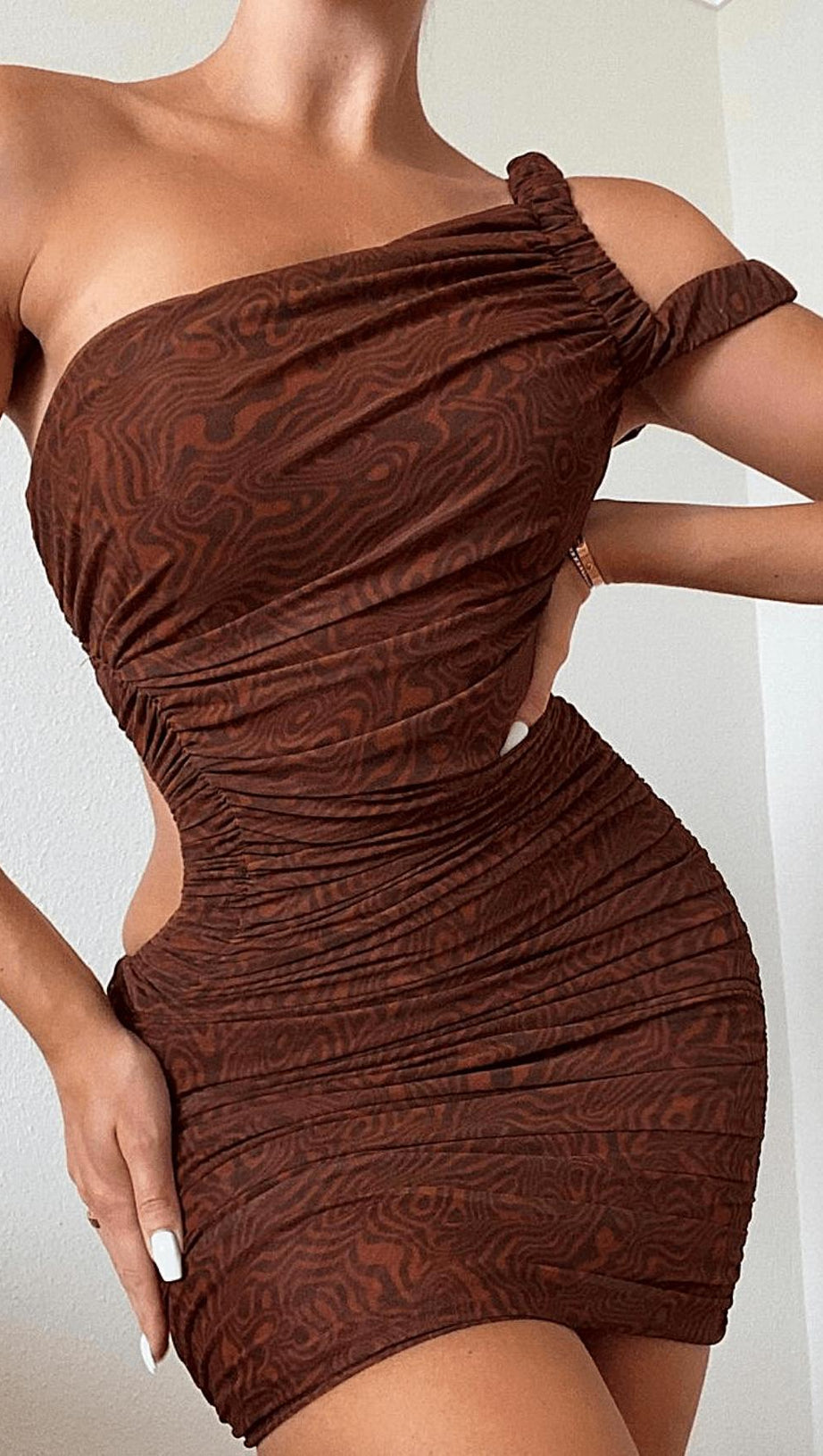 OBLIQUE SHOULDER MESH HOLLOW SKIRT