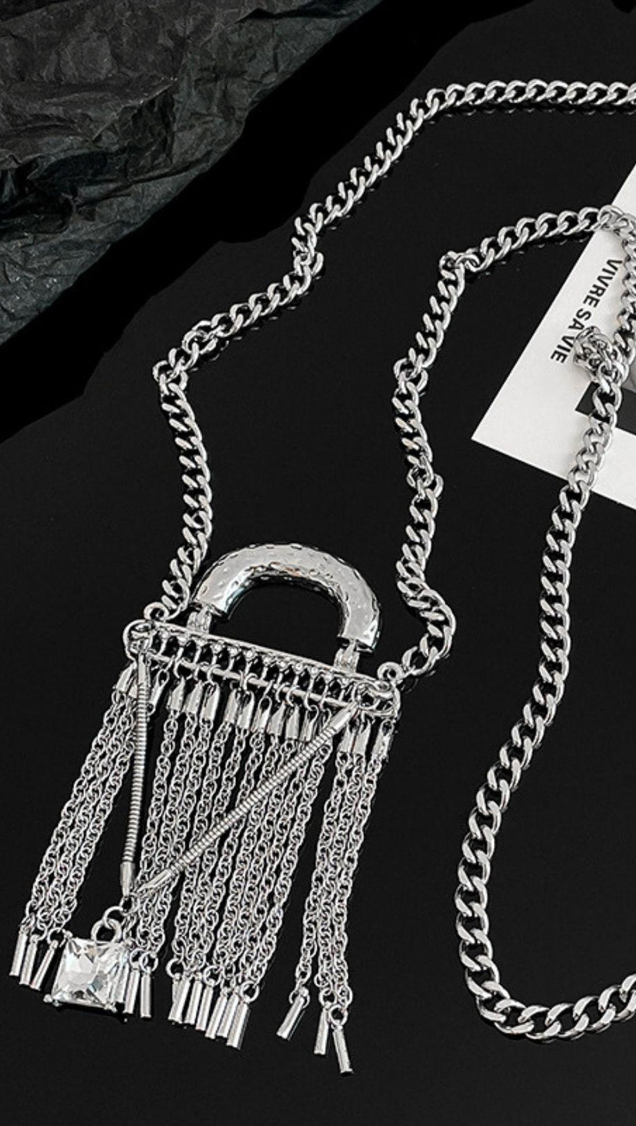 METAL TASSEL CROSSBODY CHAIN BAG