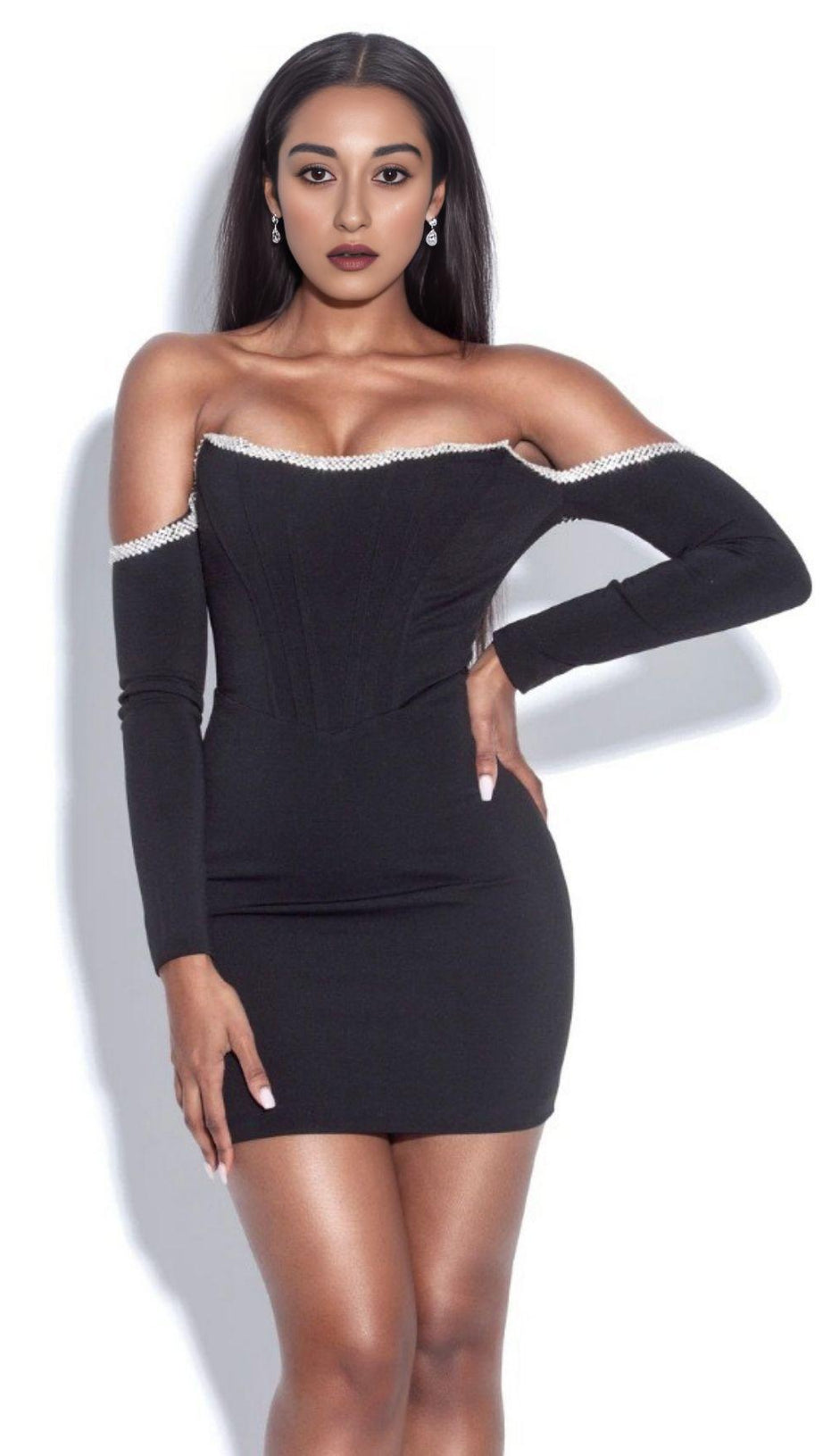 LUXURIOUS ONE-DIAMOND NECKLINE DRESS.