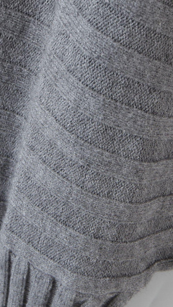 CAMICIA A MANICHE LUNGHE CON CATENA IN METALLO.