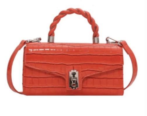 KLEINE, QUADRATISCHE TOTE MIT LACKIERTEM KROKODILMUSTER