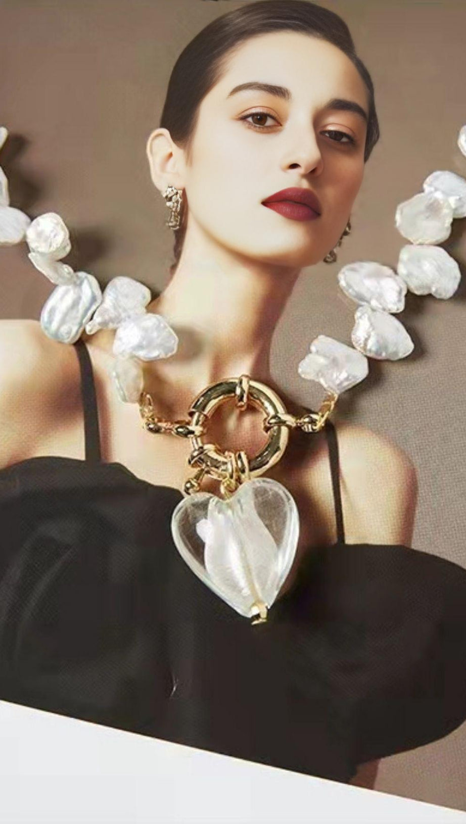 PEARL HEART SHAPED NECKLACE IN WHITE
