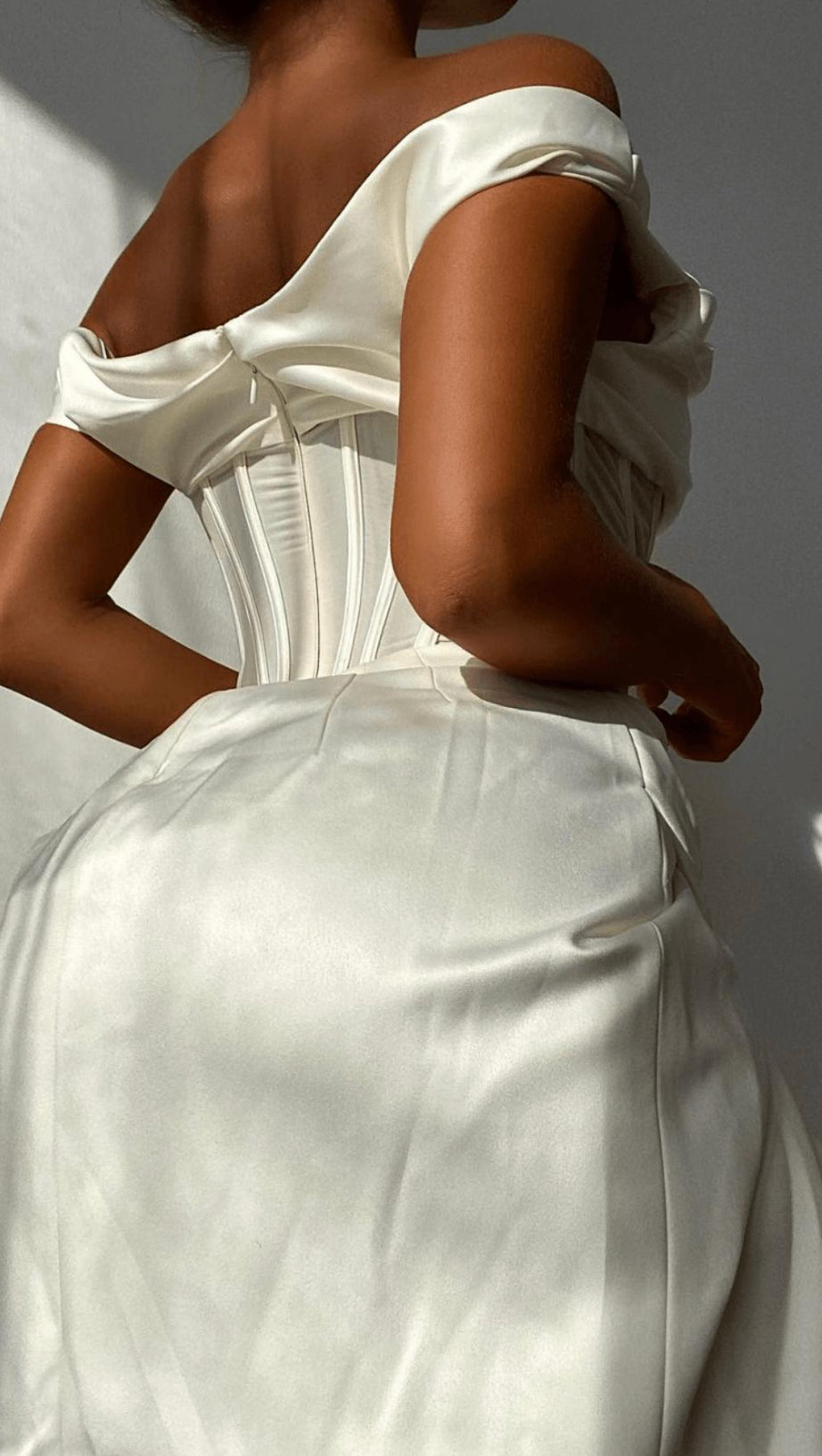 ABITO MIDI CON CORSETTO DRAPPEGGIATO AVORIO