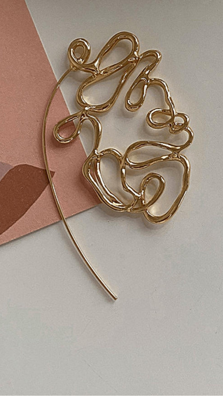 UNREGELMÄSSIGE OHRRINGE