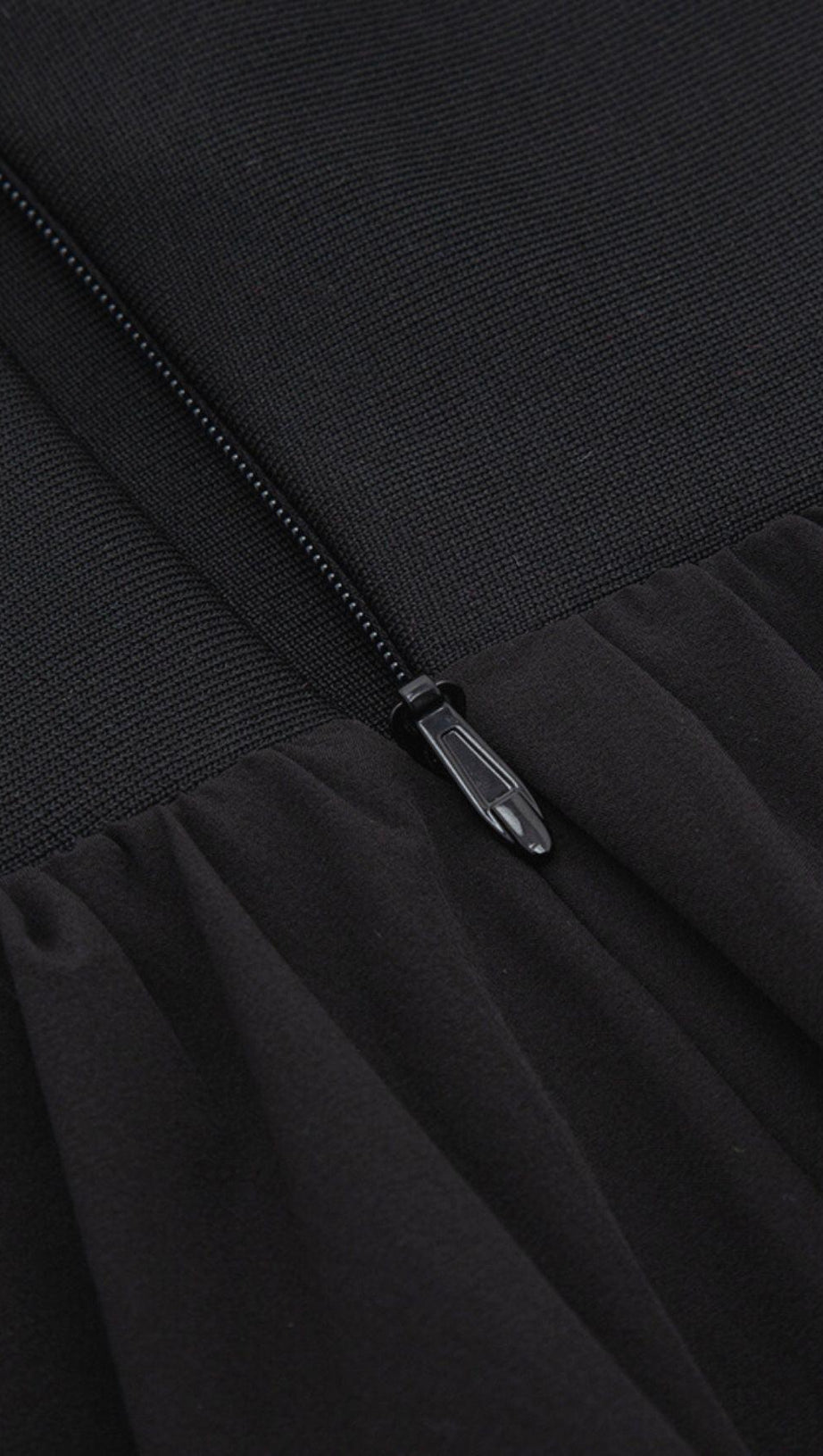 UMBRELLA HEMLINE MIDI DRESS IN BLACK