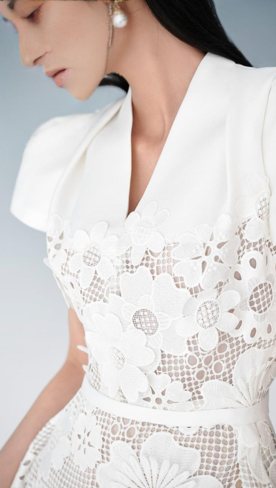 LACE HOLLOW OUT FLOWER MINI DRESS IN WHITE