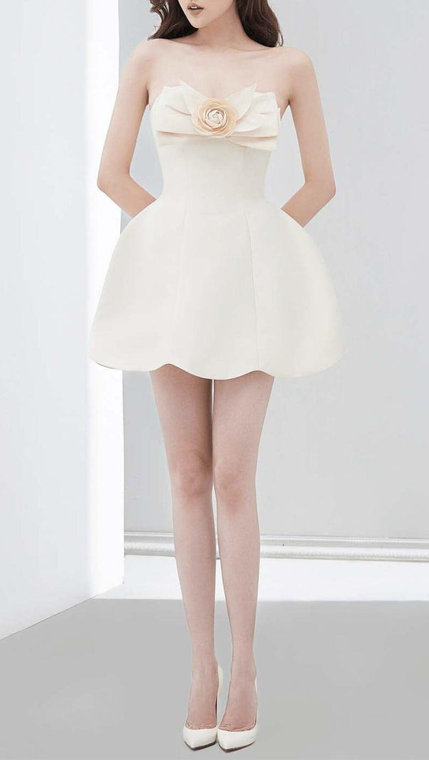 AIIZIE FLOWER STRAPLESS MINI DRESS IN WHITE - product image