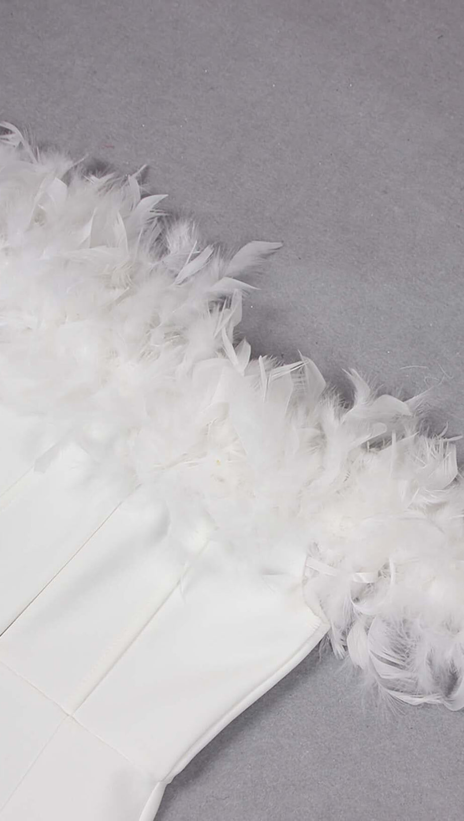 ABITO MIDI CON SCOLLO A V E PIUME