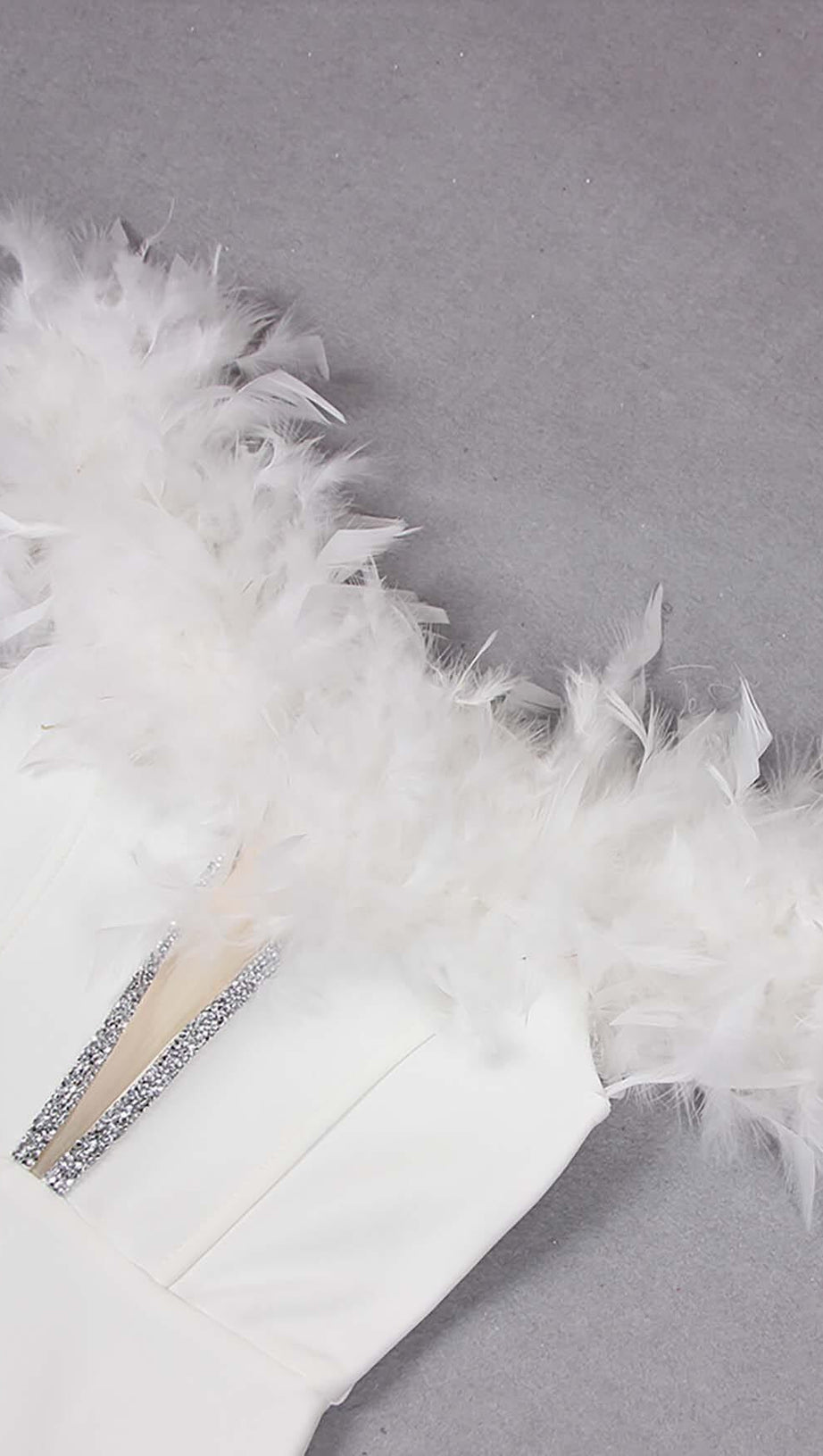 ABITO MIDI CON SCOLLO A V E PIUME