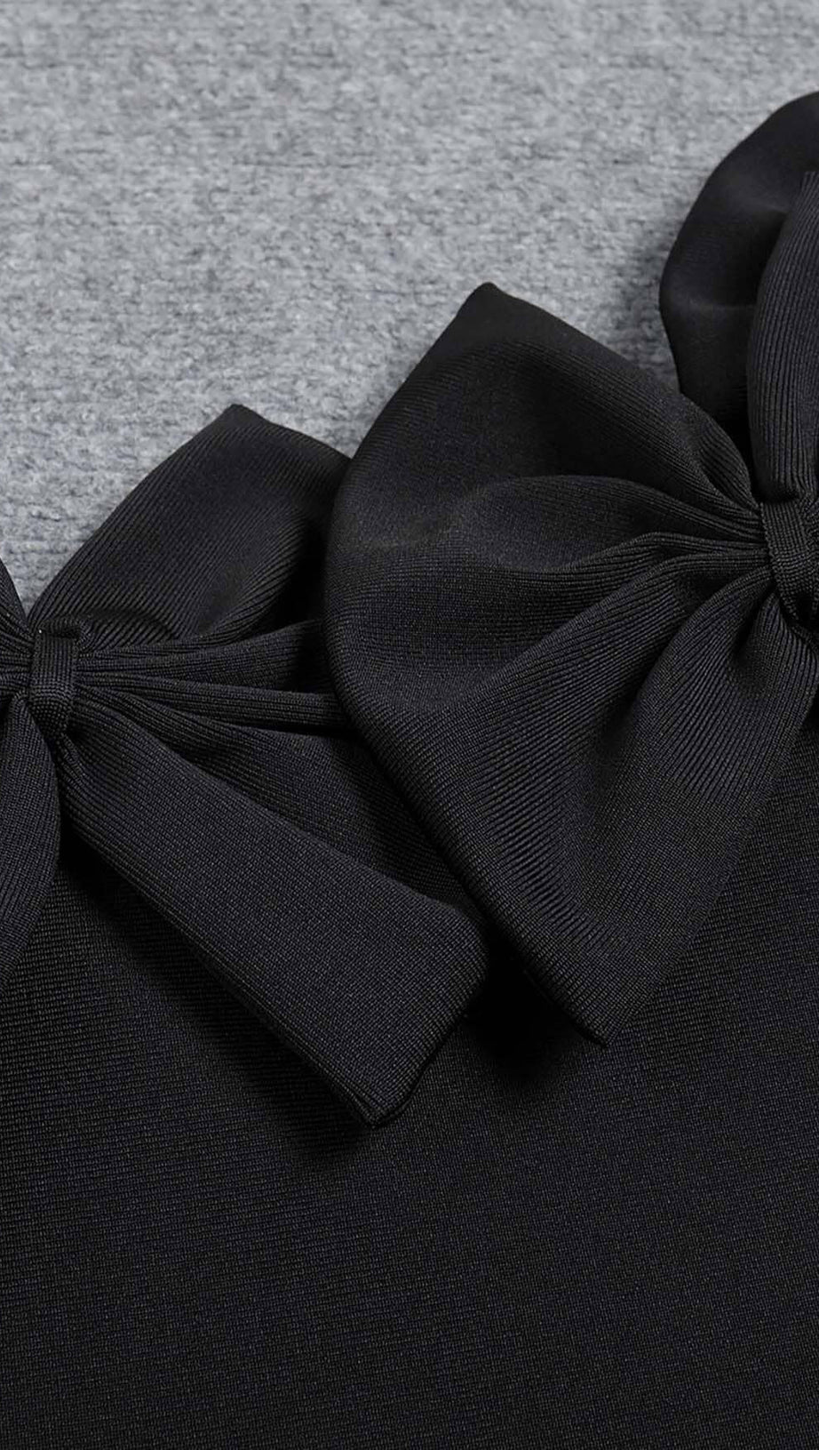 ABITO MIDI CON BENDAGGI E FIOCCO NERO