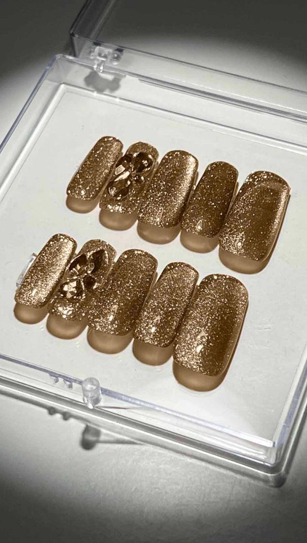 AIIZIE GOLD CAT EYE HANDMADE PRESS ON NAILS - product image