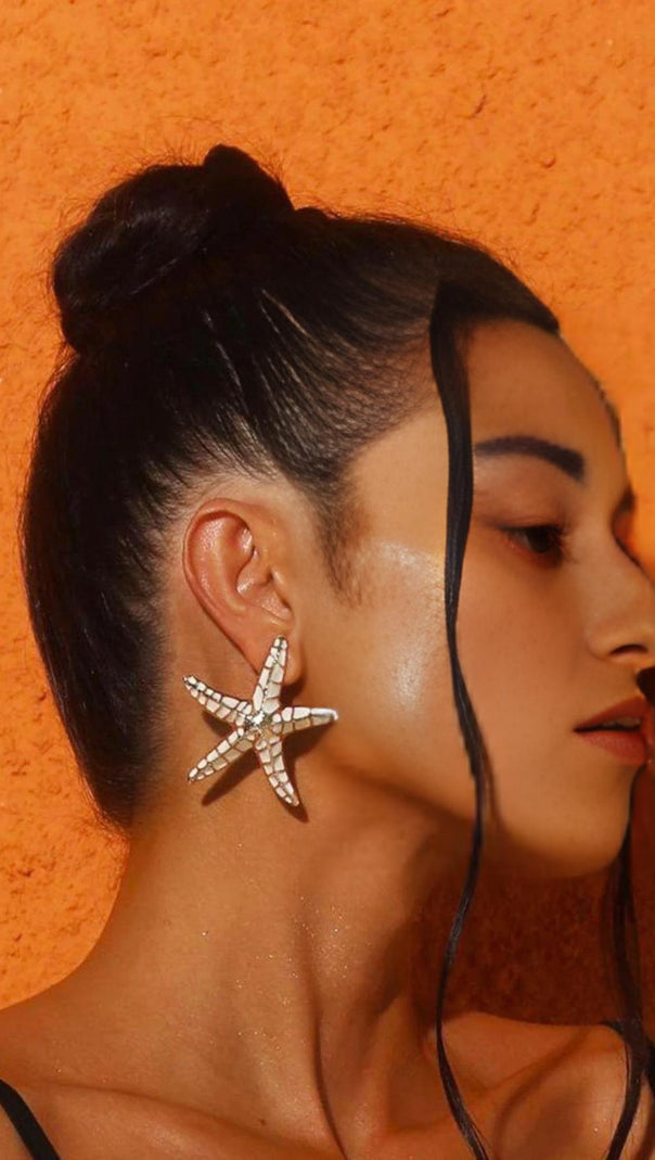 AIIZIE STARFISH EARRINGS IN BEIGE - product image