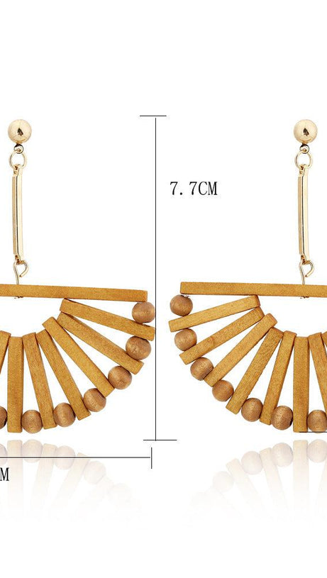 WOOD CUTOUT SCALLOPED EARRINGS
