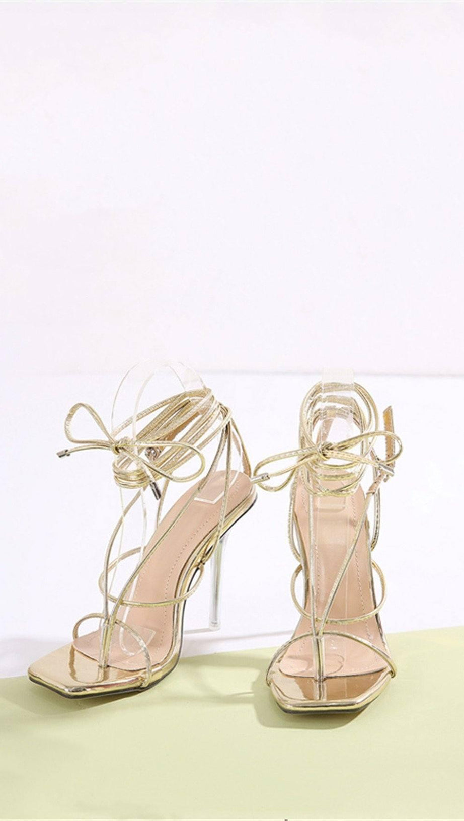 SCARPE CON TACCO ALTO E CINTURINI INCROCIATI DI CRISTALLO