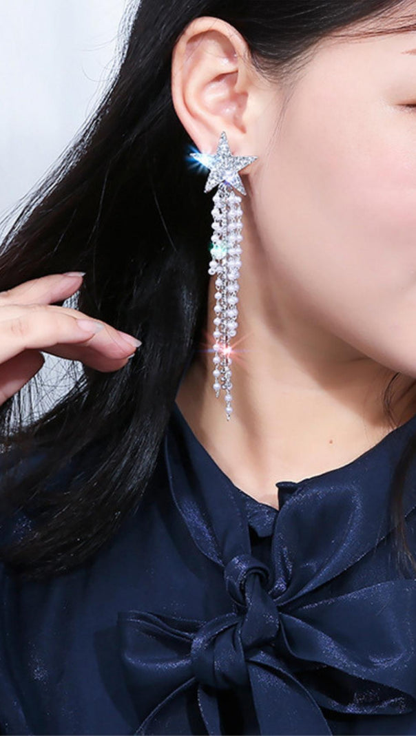 AIIZIE ASYMMETRICAL STAR EARRINGS - product image