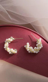 LIGHT LUXURY C-SHAPED PEARL EARRINGS