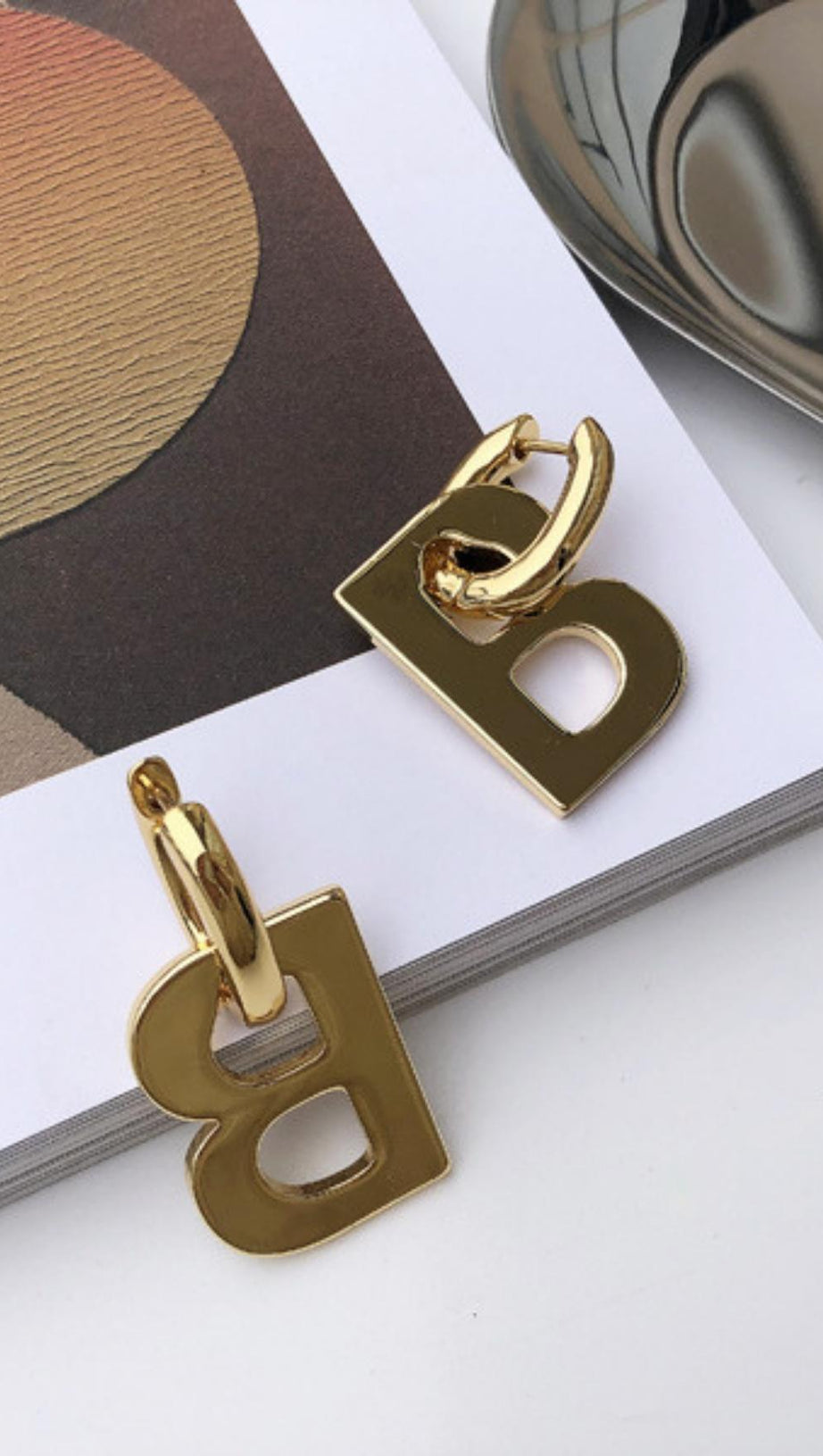 GOLD B DETACHABLE EARRINGS