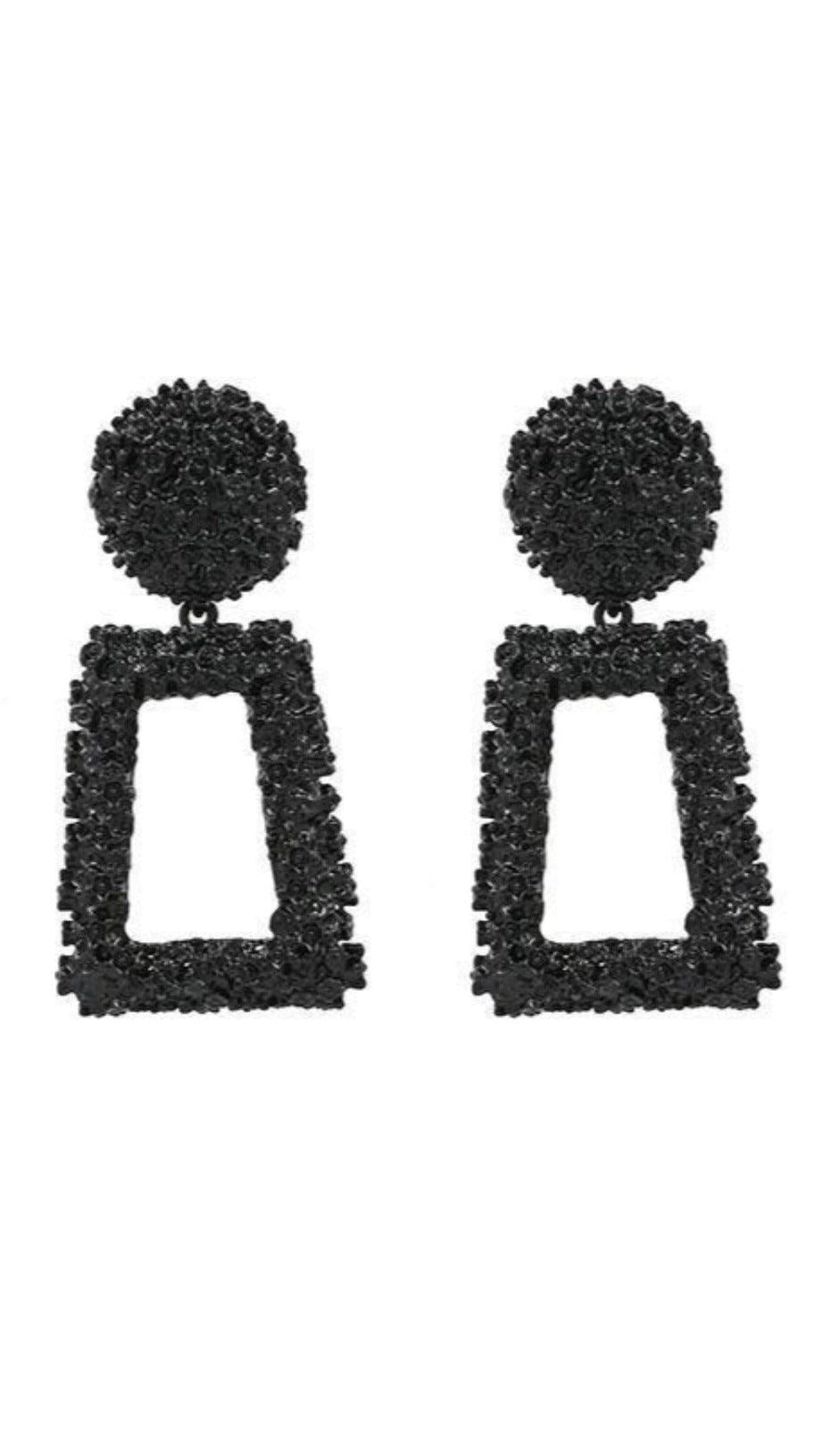 TEXTURED DOOR KNOCKER PLATED EARRINGS