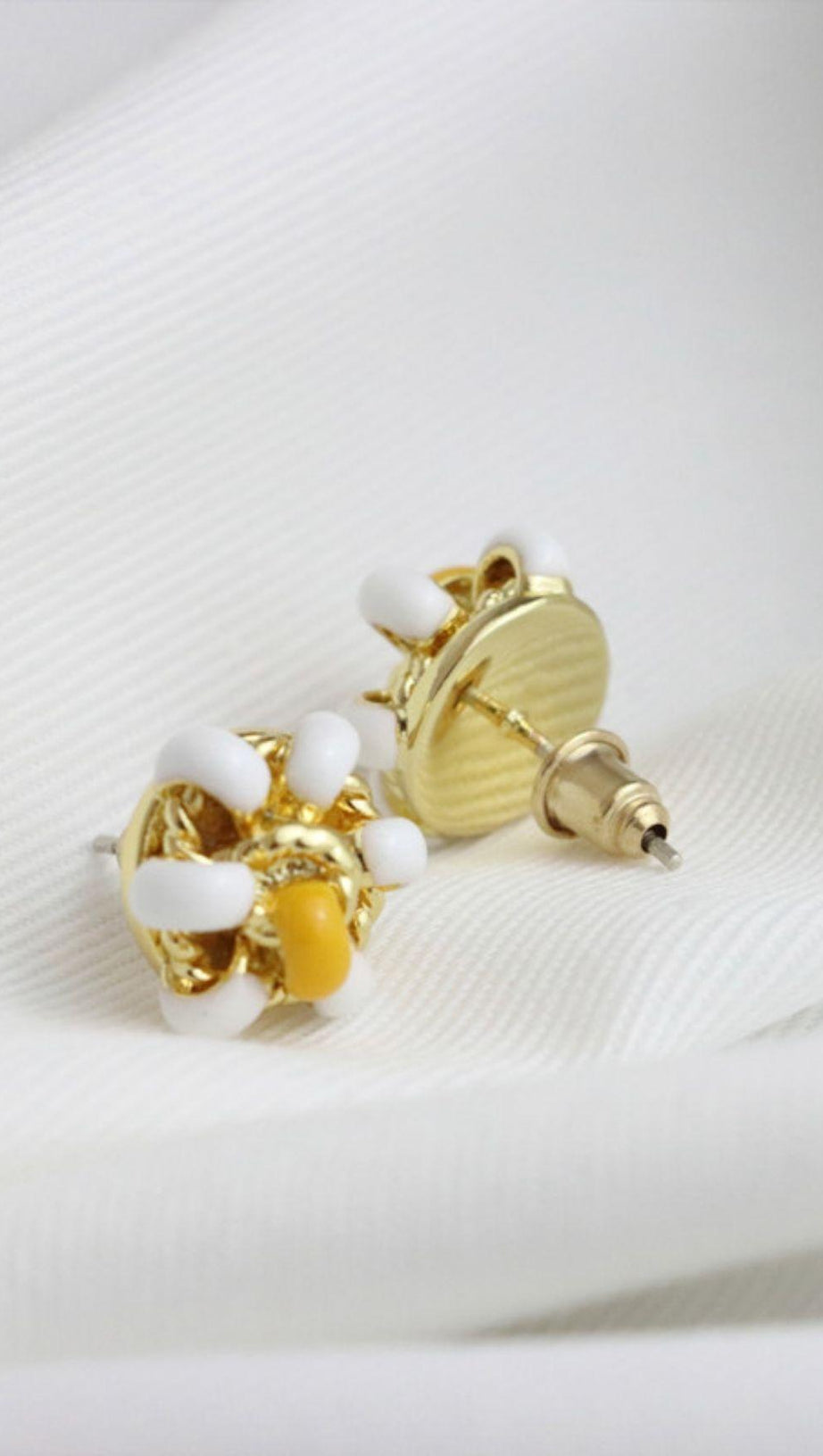 18K GOLD ENAMEL FLOWER EAR STUDS - BLACK