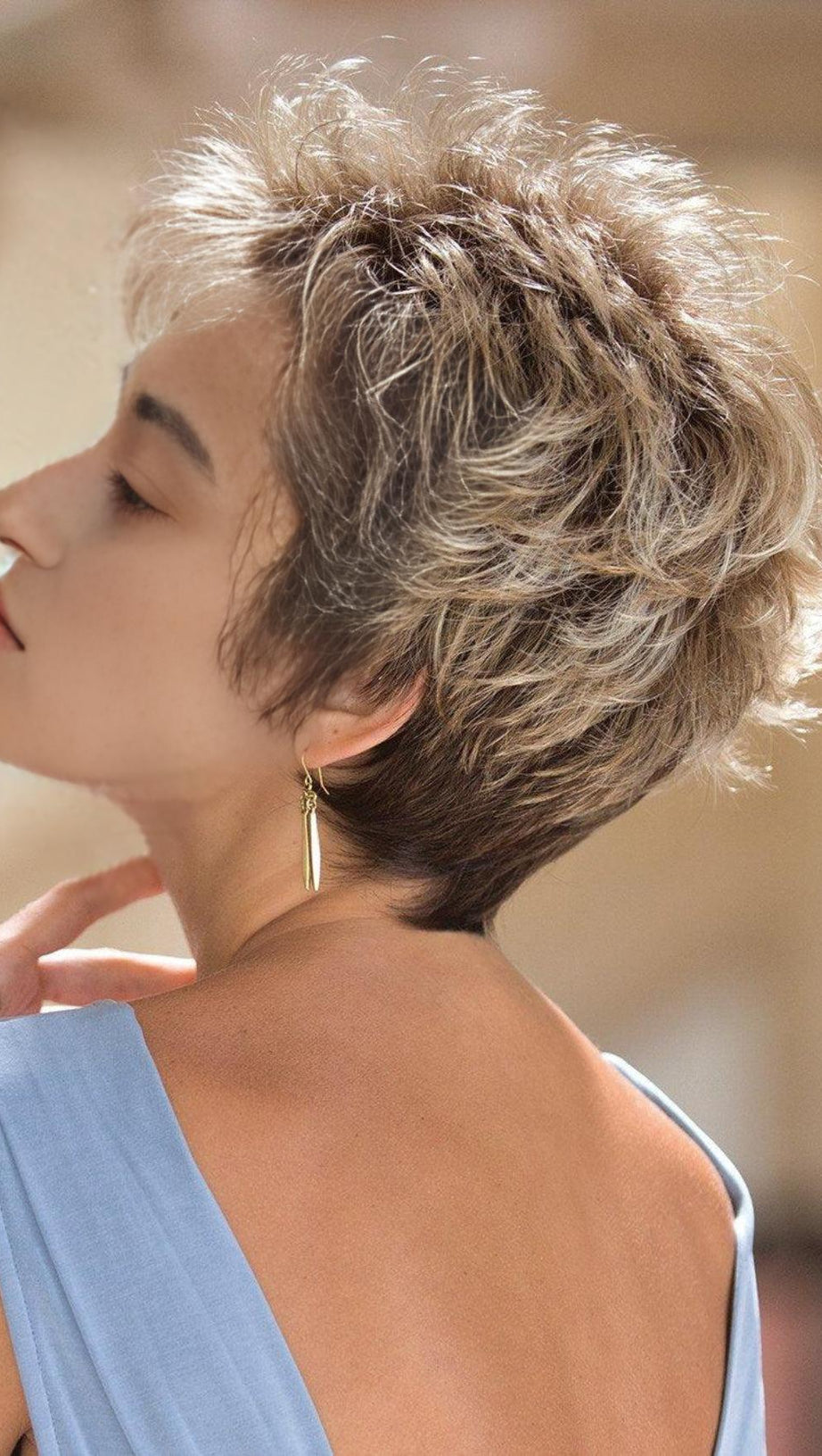 Hitzebeständige synthetische Kronenperücke