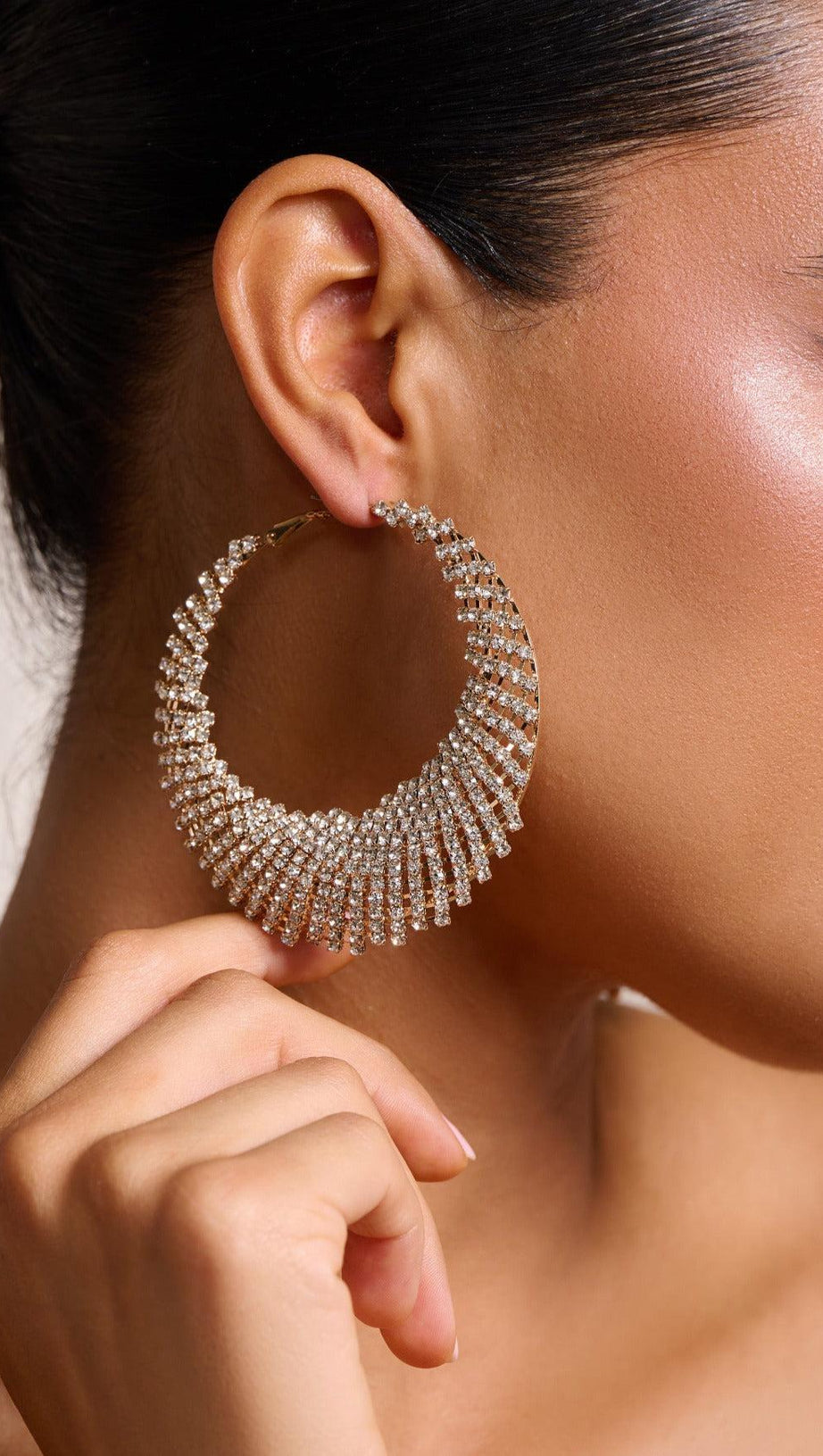 GOLDENE CREOLEN MIT DIAMANTEN