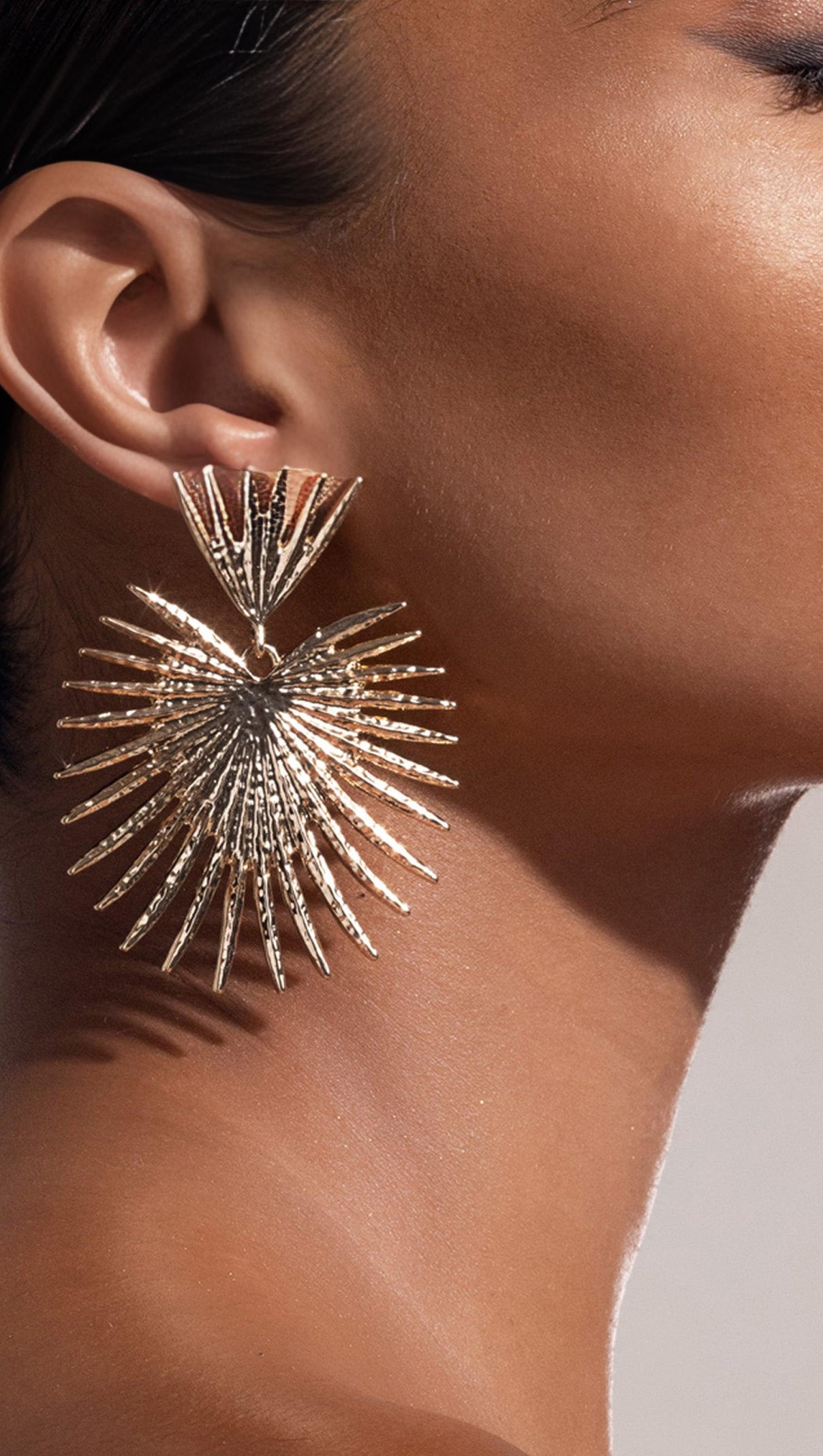 AIIZIE GOLD STARBURST DROP EARRINGS - product image