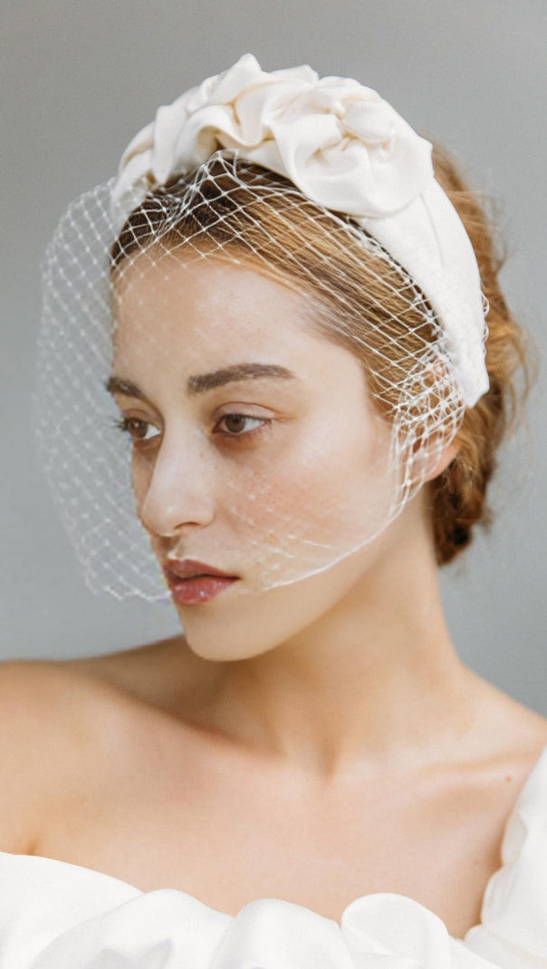 AIIZIE TRIPLE ROSETTE WITH VEIL IN CREAM - product image