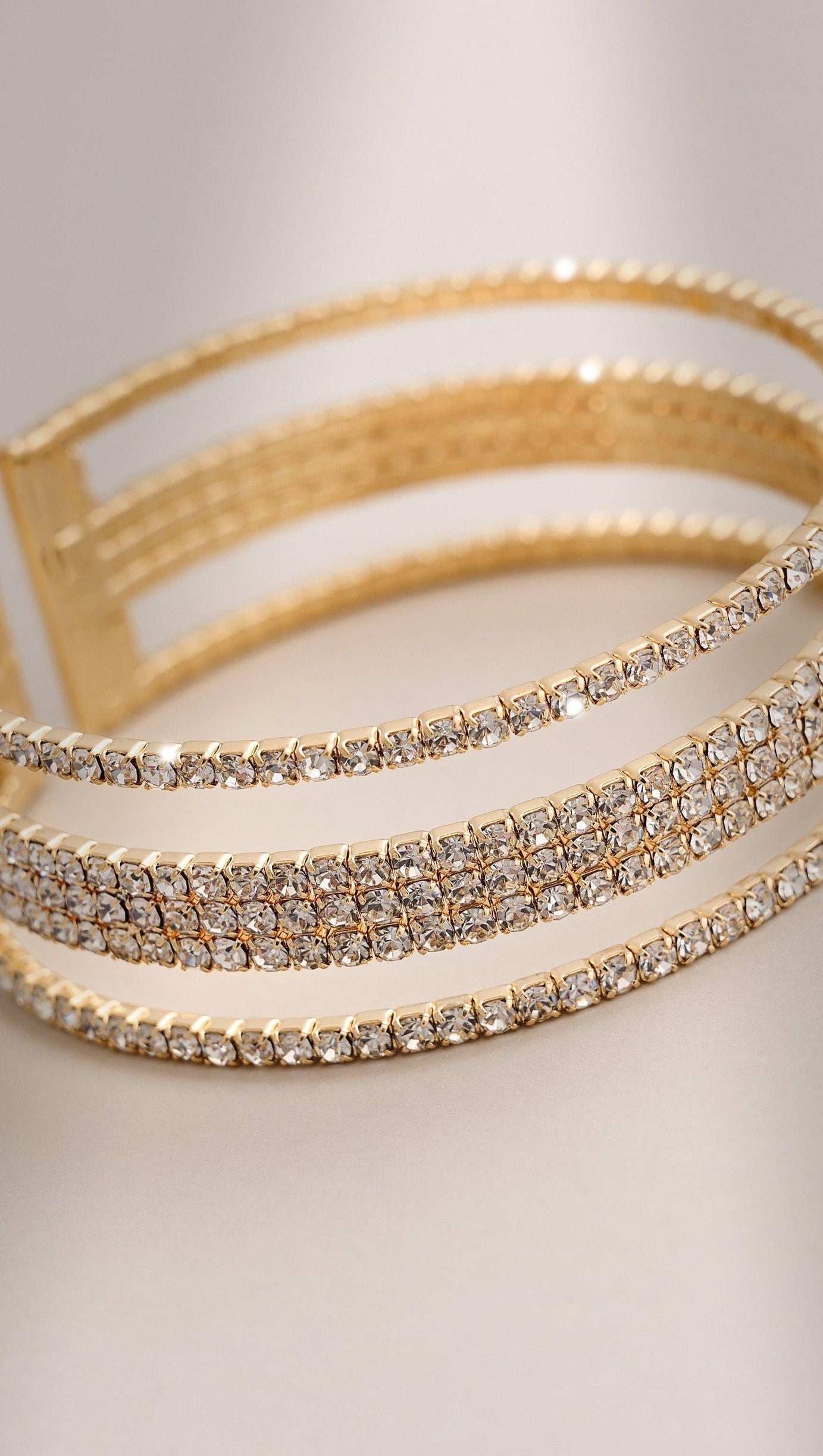 GOLDENES, MEHRLAGIGES DIAMANTENARMBAND