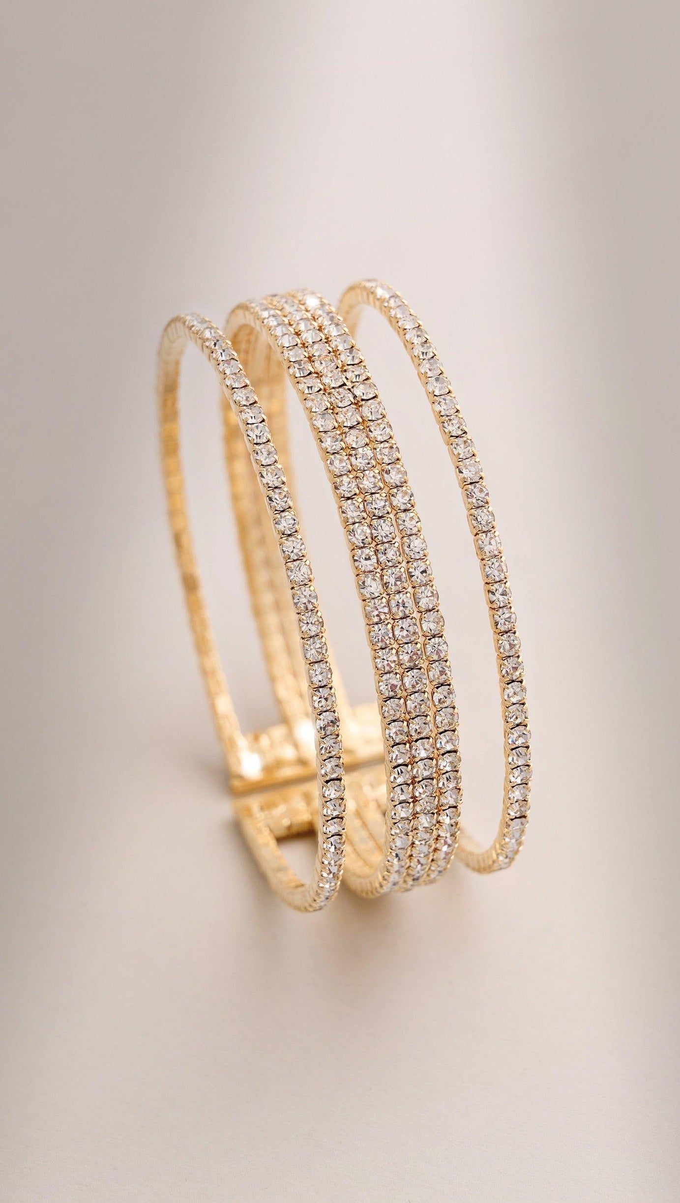 GOLDENES, MEHRLAGIGES DIAMANTENARMBAND