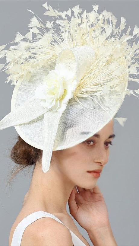 CREAM ELEGANT FEATHER FASCINATORS