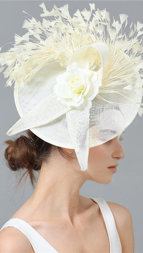 CREAM ELEGANT FEATHER FASCINATORS